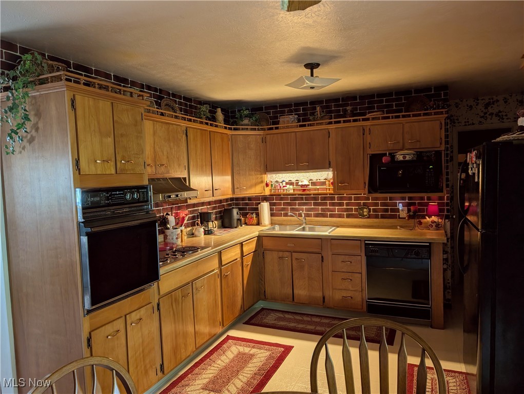 929 Lakeview Drive, Dover, Ohio image 8