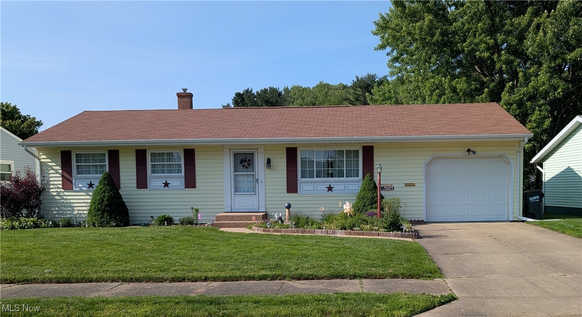 929 Lakeview Drive, Dover, Ohio image 1