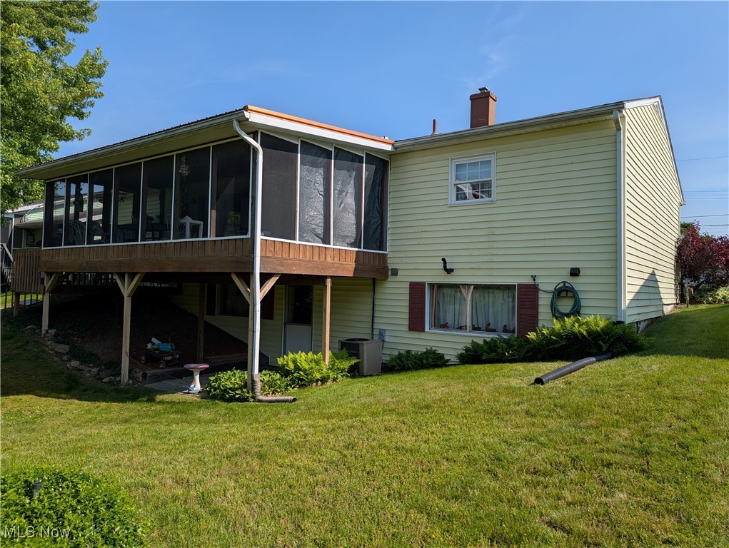 929 Lakeview Drive, Dover, Ohio image 4