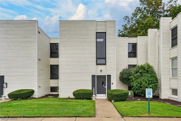 1675 CEDARWOOD DR APT D, WESTLAKE, OH 44145 - Image 4b16ca2f16954d1cb784ca9d7a5c4dfe/3678008447