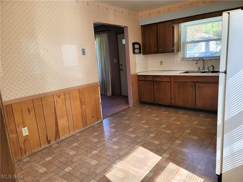 1040 Silvercrest Avenue, Akron, Ohio image 7