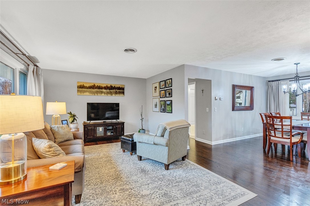 Delia Realty 01 - Residential