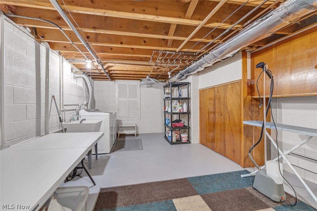 Delia Realty 01 - Residential