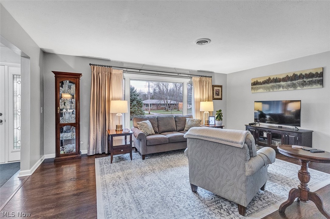 Delia Realty 01 - Residential