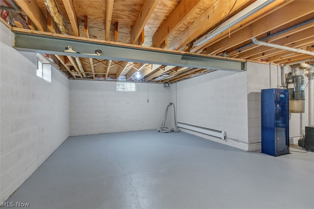 Delia Realty 01 - Residential