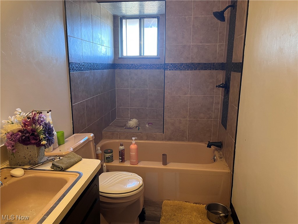 Colonial Park Condo - Residential