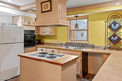 Tiny photo for 300 Eastlawn Circle, Zanesville, OH 43701 (MLS # 5188254)