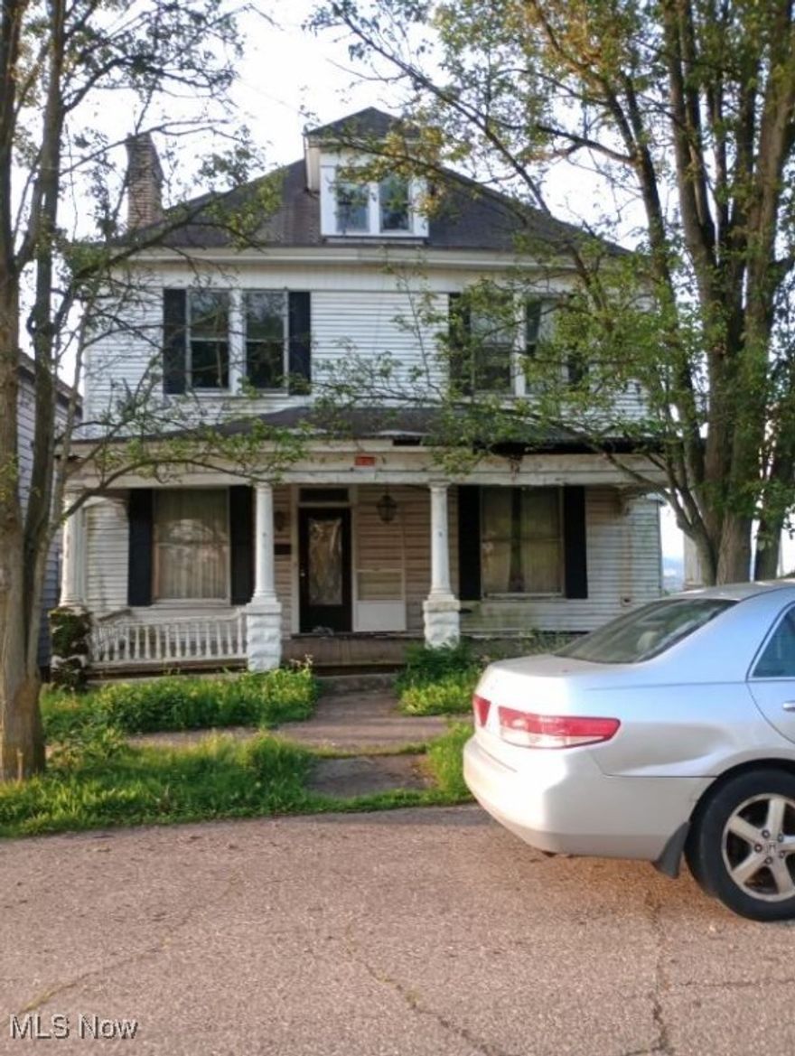 Seller is offering Seller Financing! Restore this home back to its former glory! With 4 beds, 1 + 1/2 bath, and over 2000 square feet, this house would make a perfect home for any growing family. Seller is very motivated. Bring your ideas and your vision board and make this home yours today!