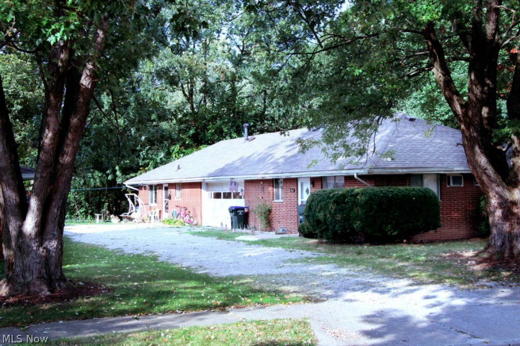 This duplex being sold in tandem with 3279-3289 Kilarney. Great investor opportunity. New roof in 2011, Front unit has updated handicap fixtures bath. Long term tenants on month to month leases. Great for investors or owner occupants. Very desirable Cuyahoga Falls location close to shopping, restaurants and recreational areas. Cuyahoga Falls school district. Call for an appointment today.