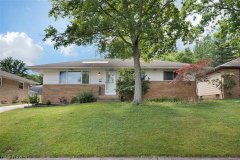 Homes For Sale - 6417 Fordham Drive<br/> Parma, OH 44129