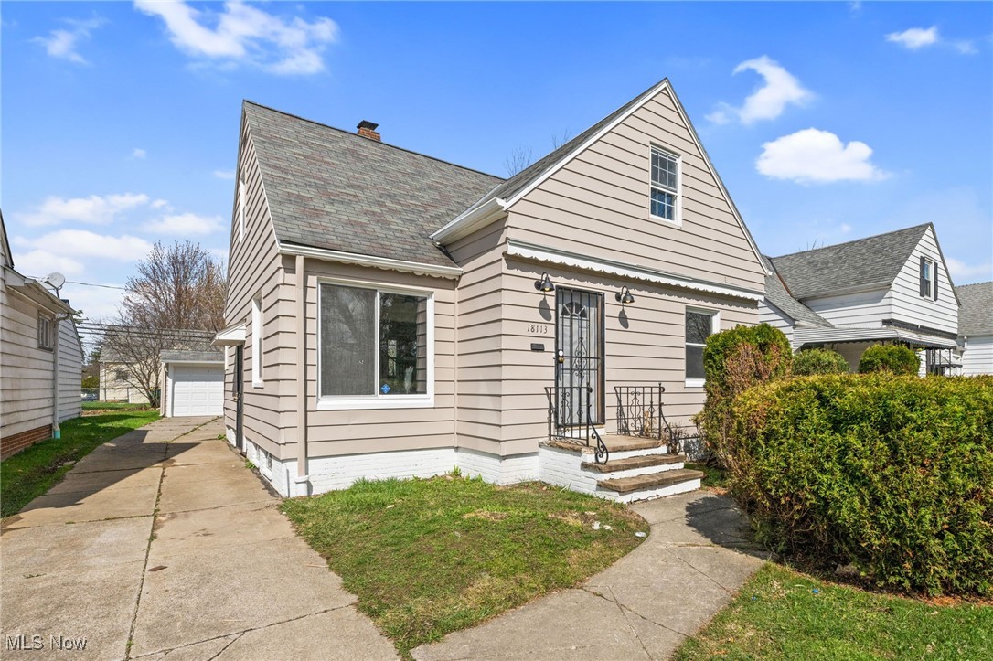 18113 Mapleboro Avenue, Maple Heights, Ohio image 2