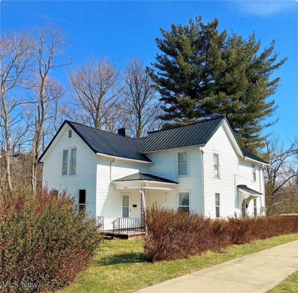 Photo of 438 N 10th Street, Coshocton, OH 43812 (MLS # 5177021)