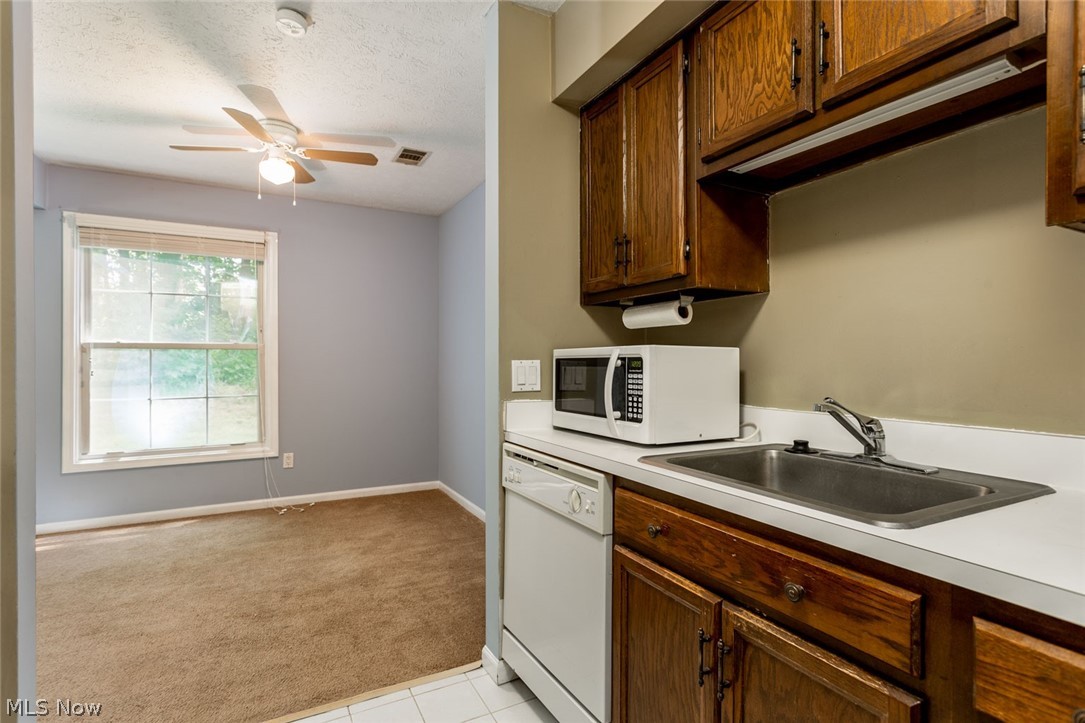 Ivy Hill Aurora Shores Condo - Residential