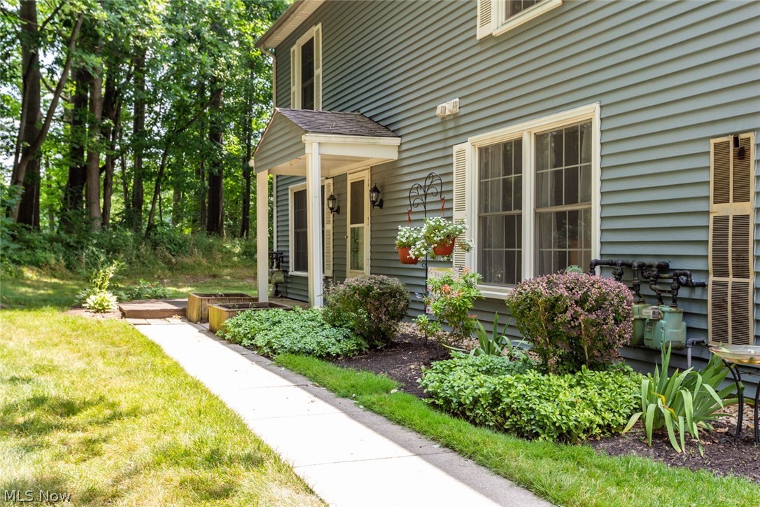 Ivy Hill Aurora Shores Condo - Residential