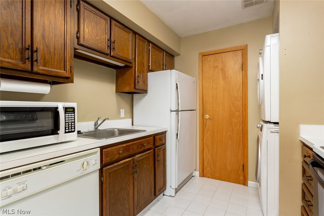 Ivy Hill Aurora Shores Condo - Residential