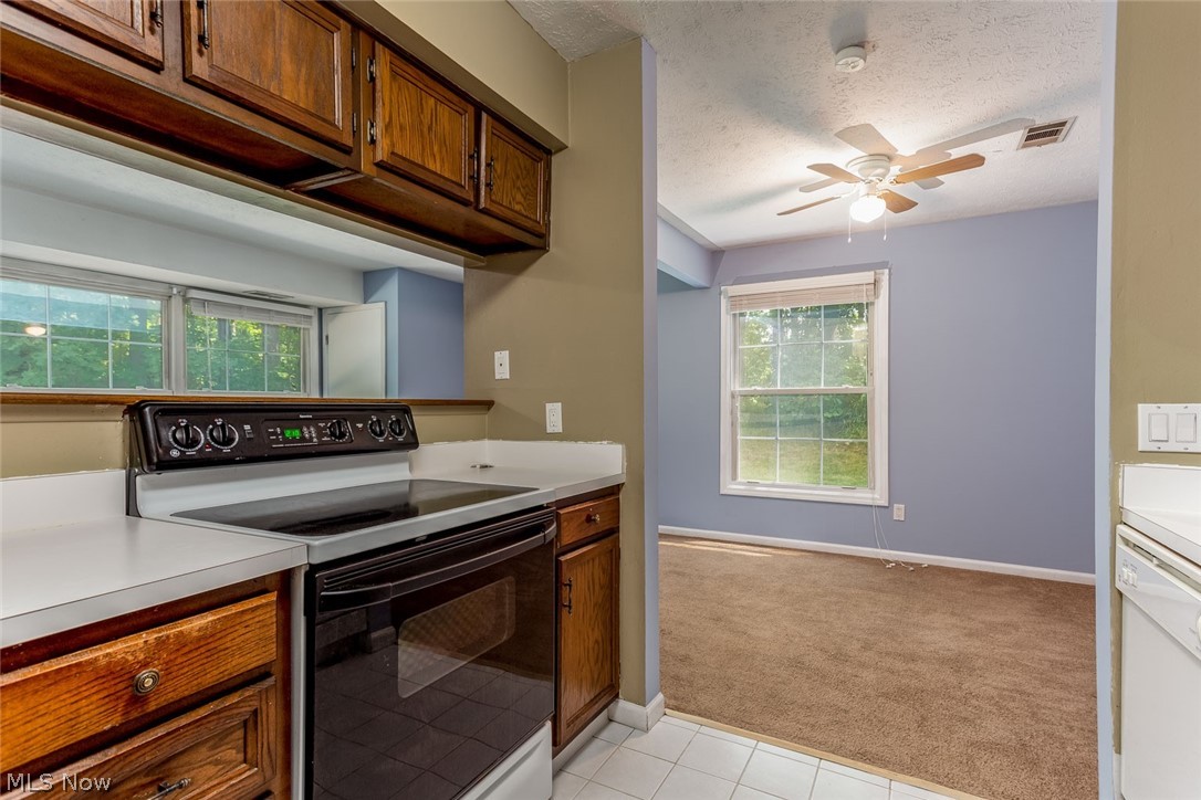 Ivy Hill Aurora Shores Condo - Residential