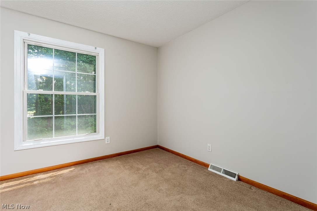 Ivy Hill Aurora Shores Condo - Residential