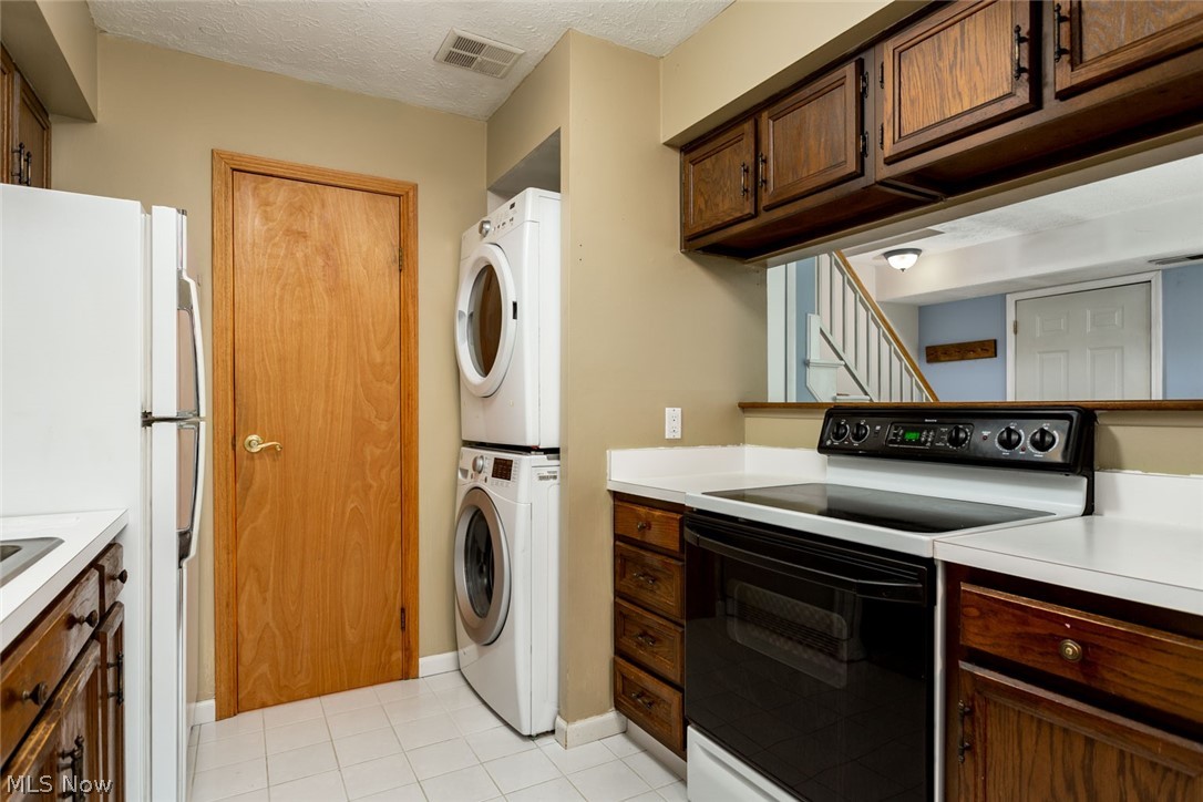 Ivy Hill Aurora Shores Condo - Residential