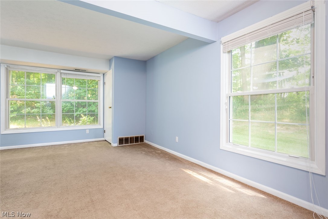 Ivy Hill Aurora Shores Condo - Residential