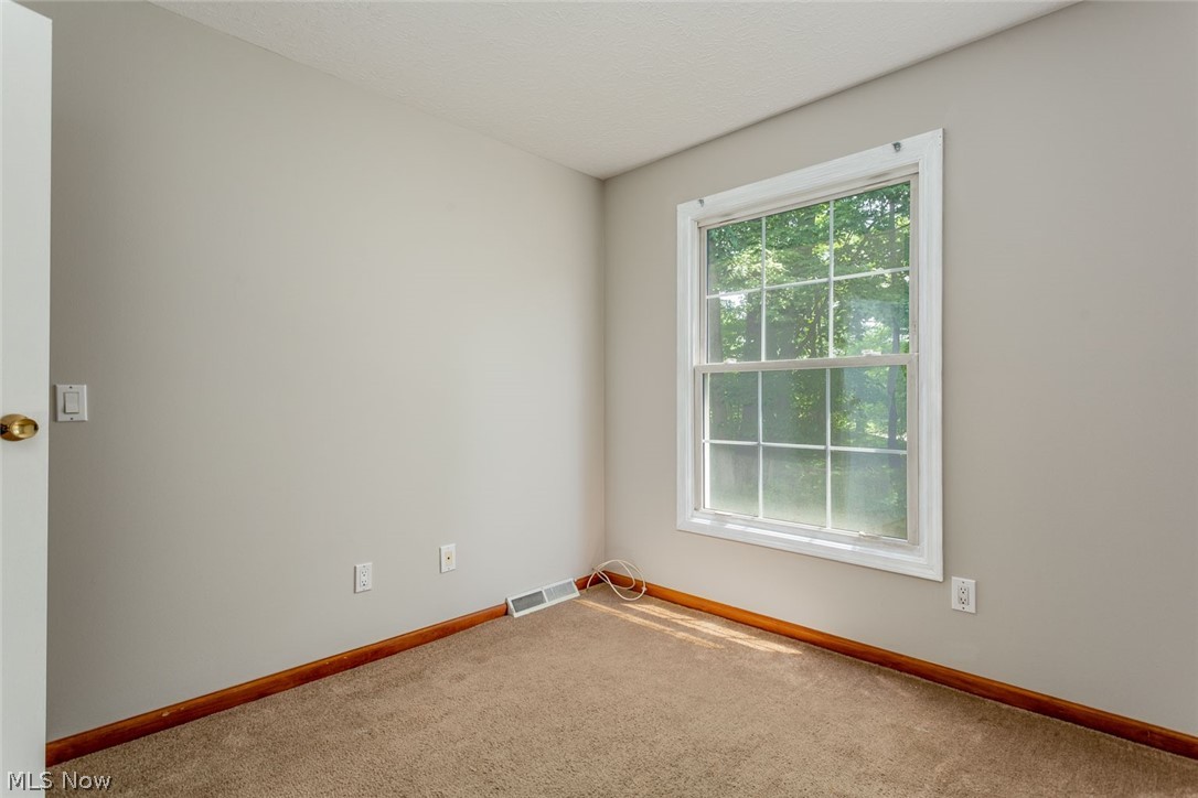 Ivy Hill Aurora Shores Condo - Residential