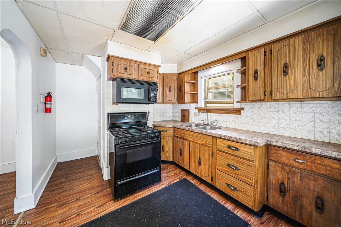 Ledge - Residential Lease