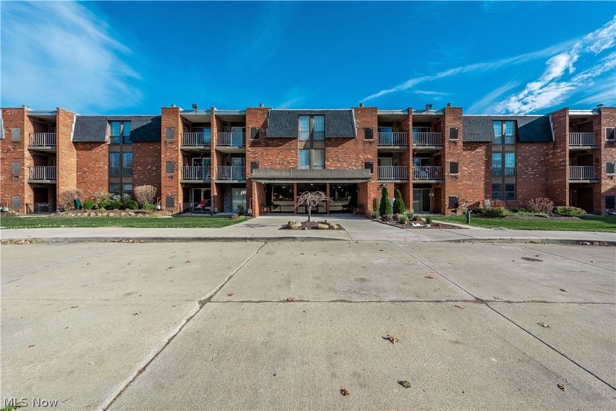 Do not miss this large 2 bed 2 full bath ranch style condo in Olmsted Park. This second floor unit is one of the bigger floor plans in the development. Owner bedroom has an ensuite bath and generous closet space. In unit washer and dryer. Seller updated the furnace, a/c, and HWT in the last 5 years. Amenities include private parking space, heated indoor attached garage, storage area, and swimming pool. With the an acceptable offer the seller would be willing to
replace carpet or provide a credit. Contact for a private showing today.