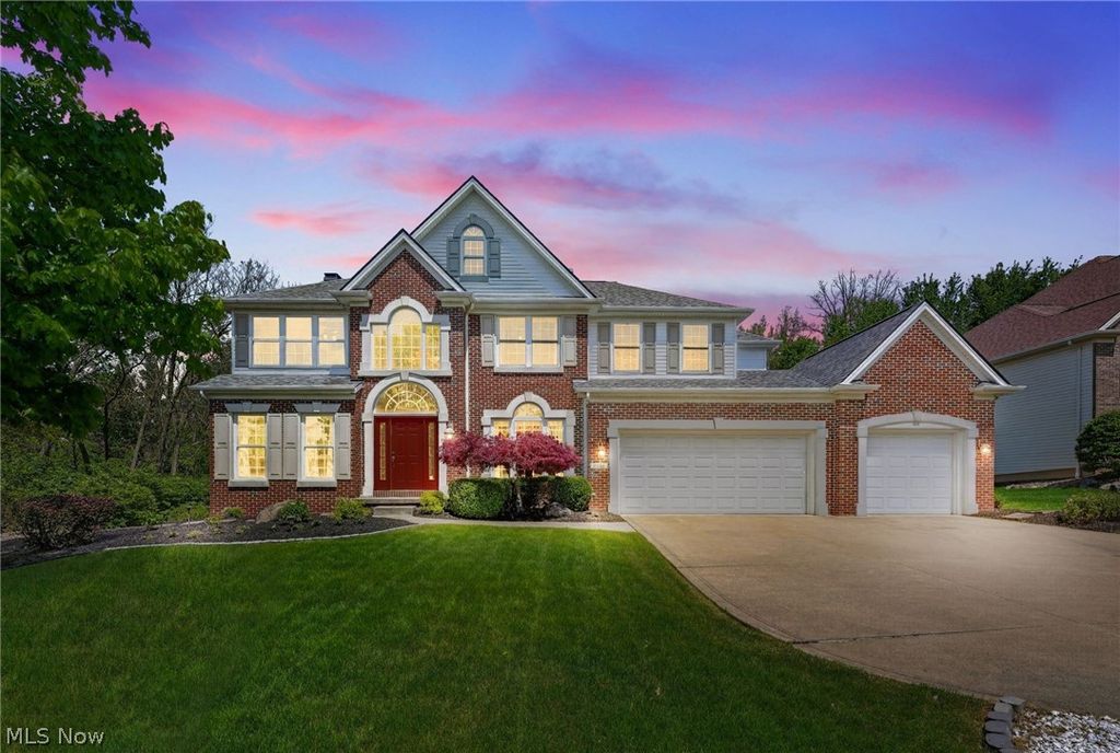 Photo of 9336 W Hampton Drive, North Royalton, OH 44133 (MLS # 5207527)