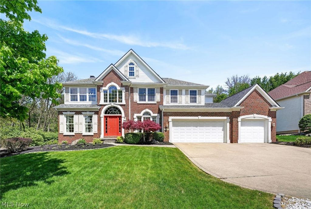 Photo of 9336 W Hampton Drive, North Royalton, OH 44133 (MLS # 5207527)