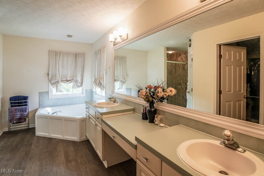 6202 Rockside Circle, Canton, Ohio image 26