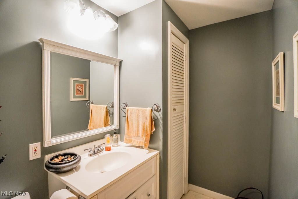 6202 Rockside Circle, Canton, Ohio image 37
