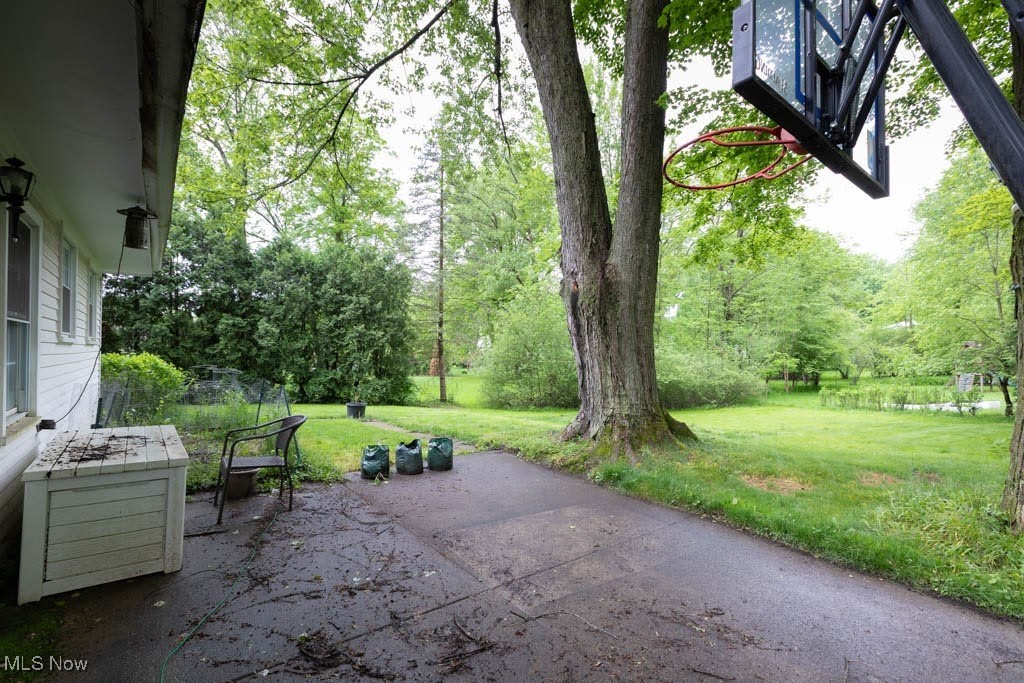 5940 Hansom Drive, Solon, Ohio image 35