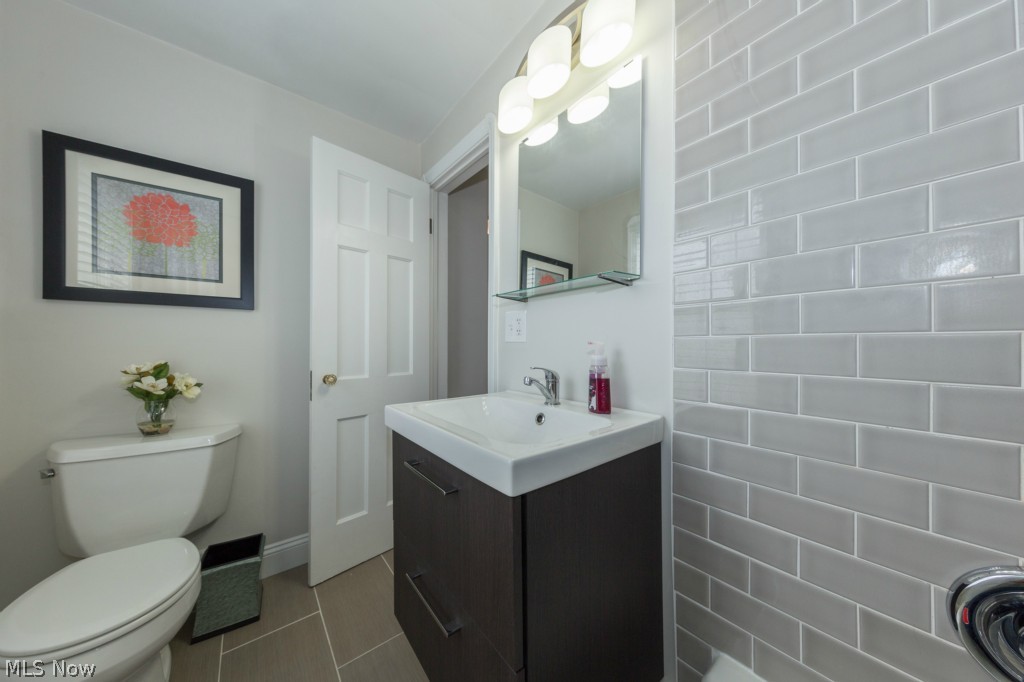 Shaker Lakes - Residential