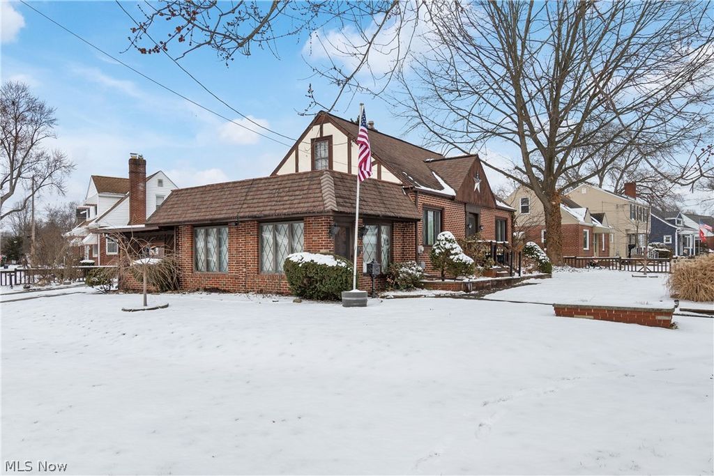 Photo of 42 Woolf Avenue, Akron, OH 44312 (MLS # 5188996)