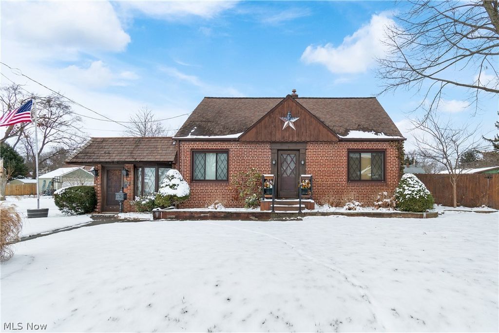 Photo of 42 Woolf Avenue, Akron, OH 44312 (MLS # 5188996)