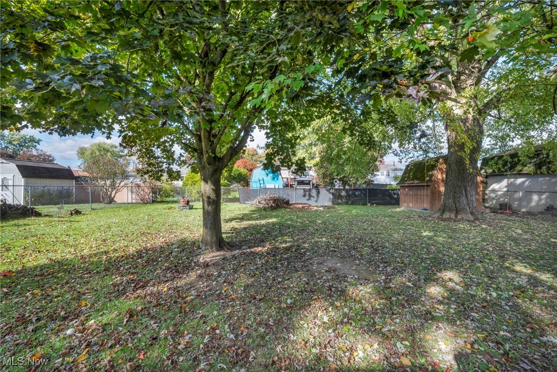 Country Lane Manor - Residential