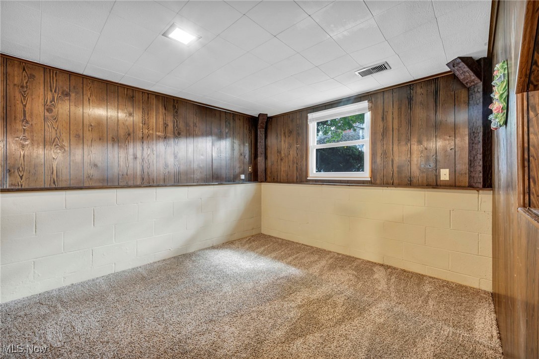 Country Lane Manor - Residential