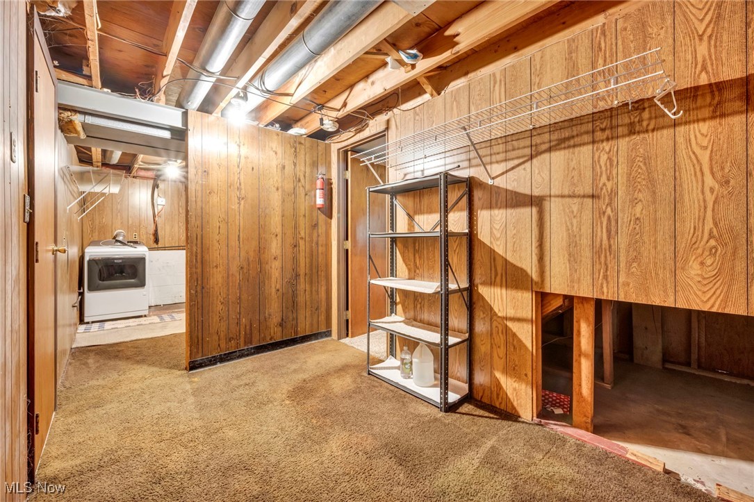 Country Lane Manor - Residential