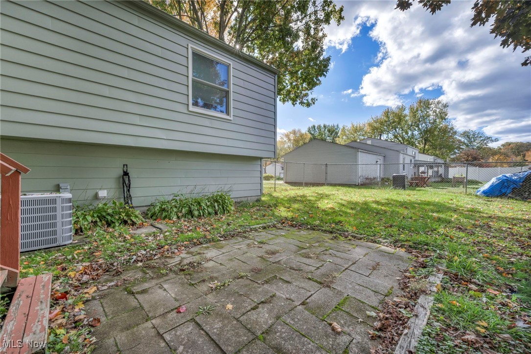 Country Lane Manor - Residential