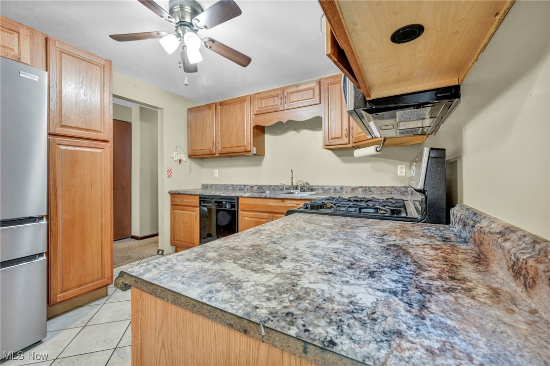 Country Lane Manor - Residential