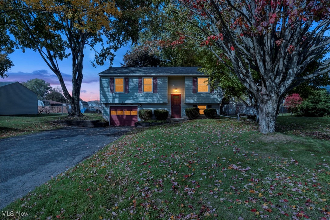 Country Lane Manor - Residential