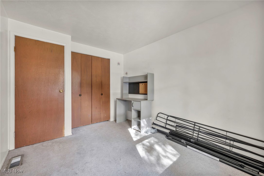 Country Lane Manor - Residential