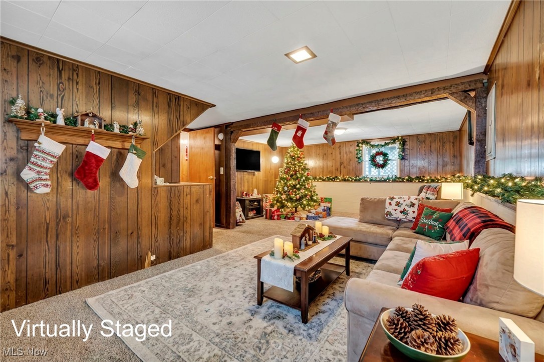 Country Lane Manor - Residential