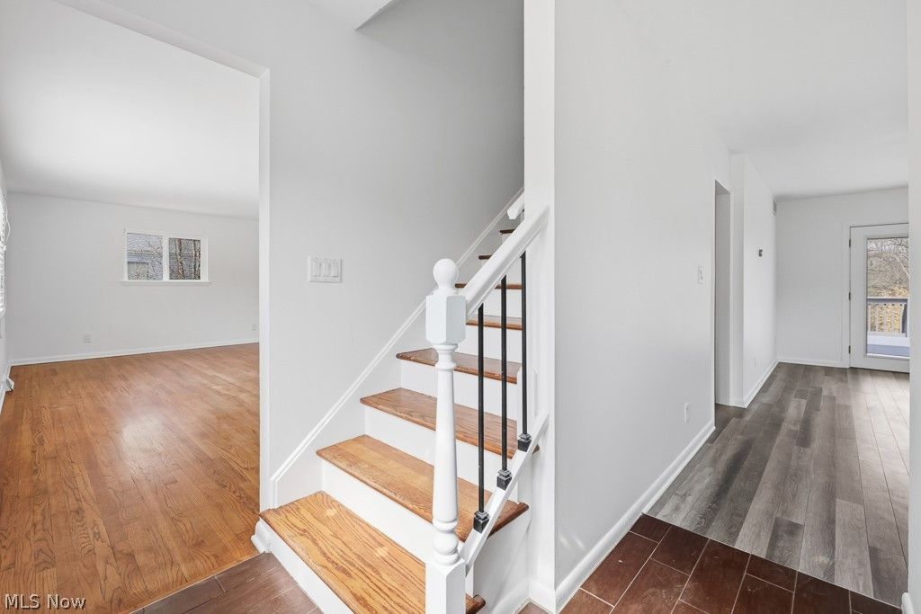 Photo of 1181 Winhurst Drive, Akron, OH 44313 (MLS # 5198640)