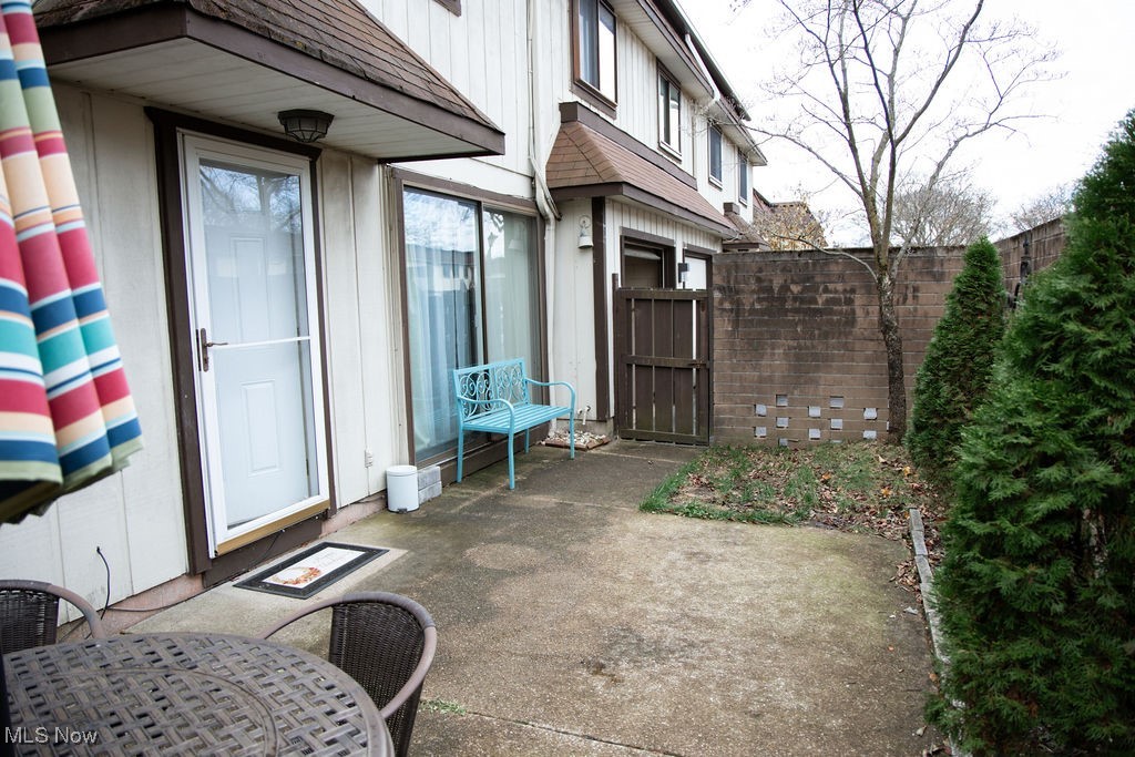 Ridgeglen Place Condo - Residential