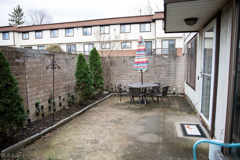 Ridgeglen Place Condo - Residential