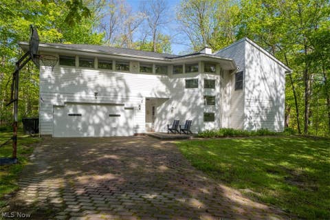 Photo of 3812 Ellendale Road, Moreland Hills, OH 44022 (MLS # 5239345)
