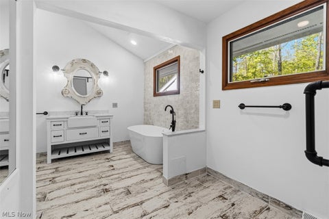 Tiny photo for 3812 Ellendale Road, Moreland Hills, OH 44022 (MLS # 5239345)