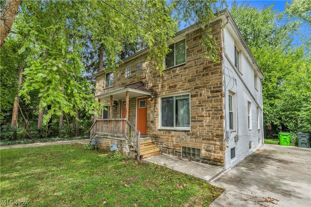 102 Hartman Street