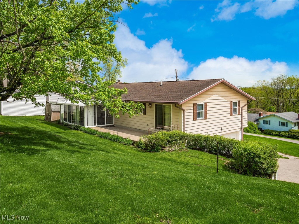 3208 Lakewood Drive, Zanesville, Ohio image 30
