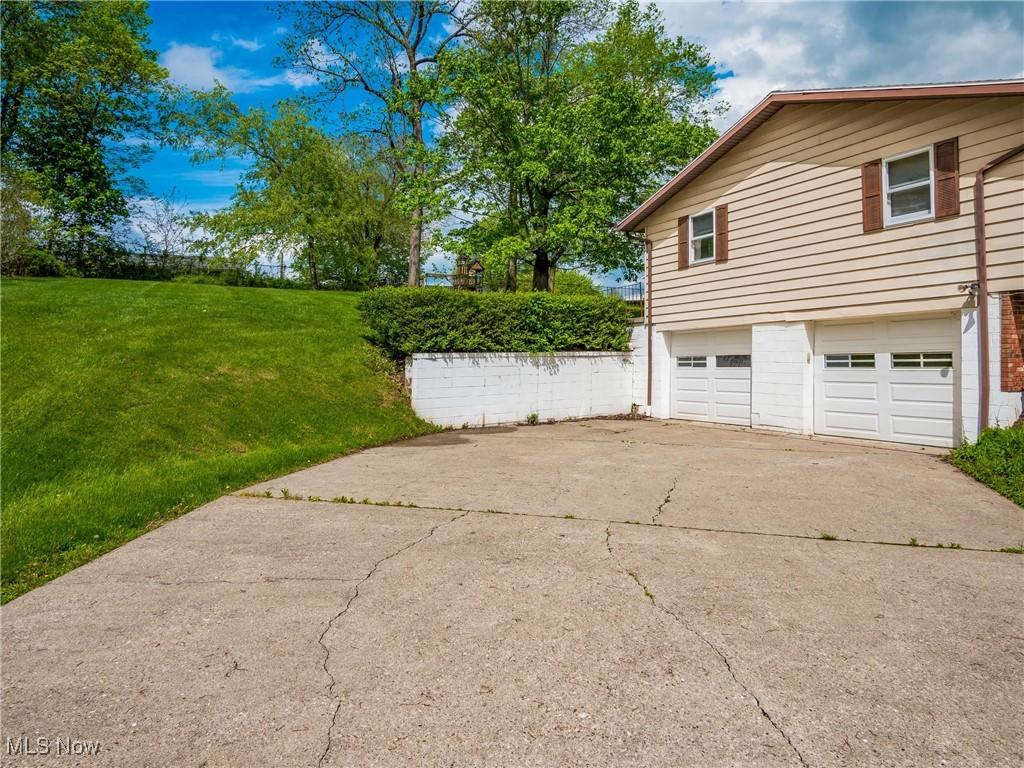 3208 Lakewood Drive, Zanesville, Ohio image 32